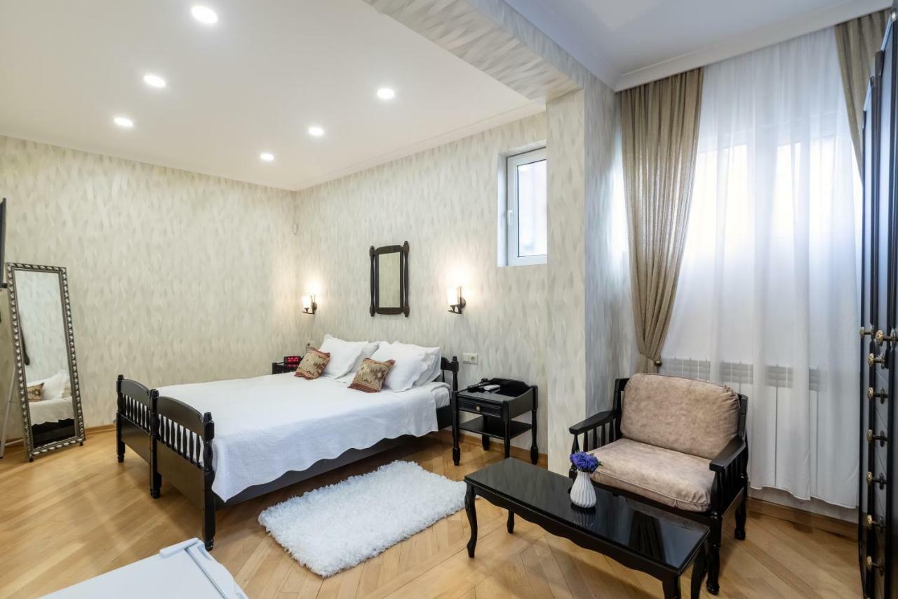 Q&B House Hotel Tbilisi ภายนอก รูปภาพ