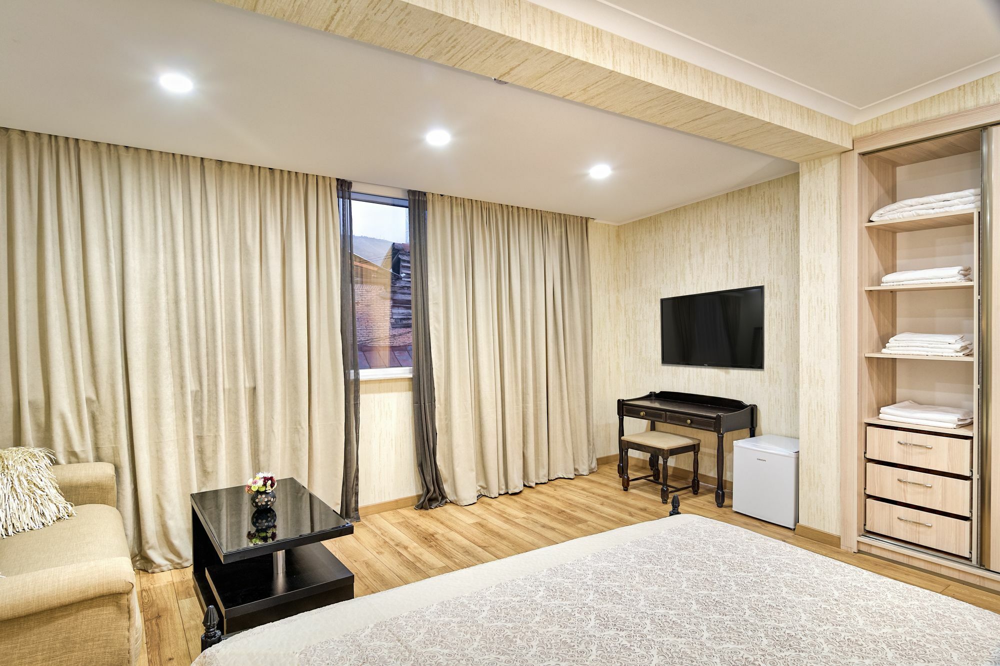 Q&B House Hotel Tbilisi ภายนอก รูปภาพ